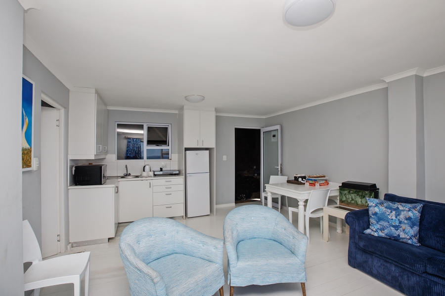 7 Bedroom Property for Sale in Cairnside Western Cape